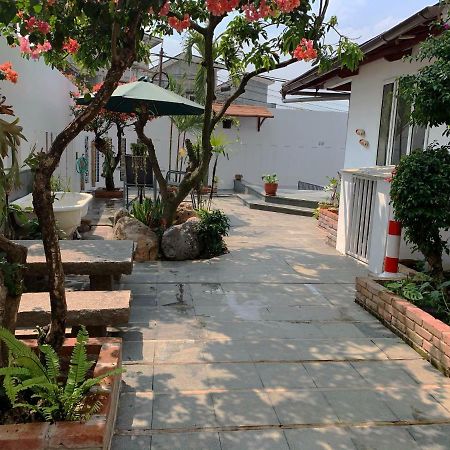 Villa Rumah Ibu Dago Bandung Bagian luar foto