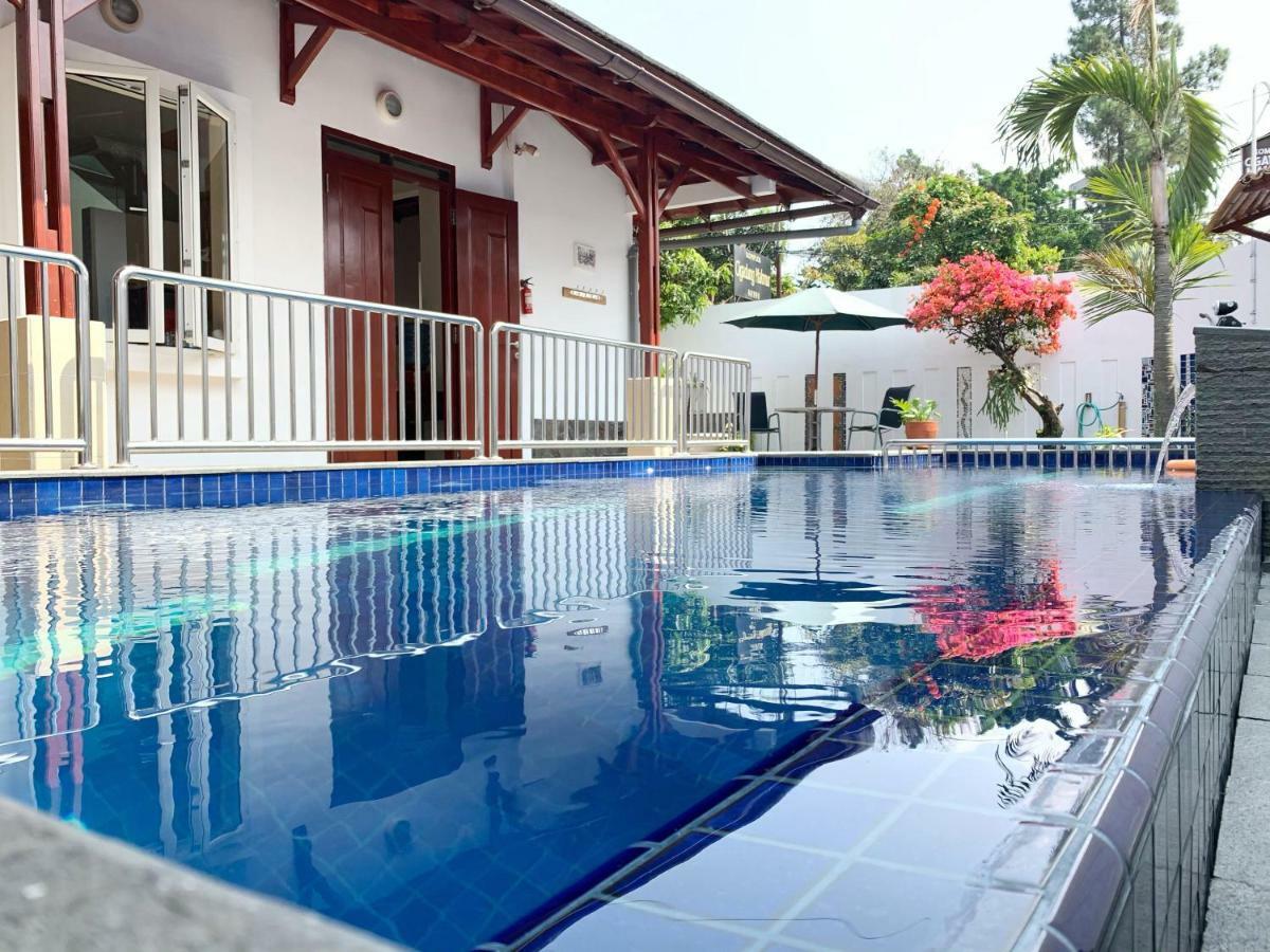 Villa Rumah Ibu Dago Bandung Bagian luar foto